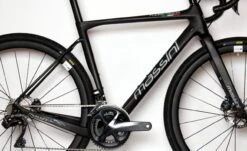 Massini Fuoristrada Gravel Carbon Disc Custom Gravelbike -Sticky Baits-winkel massini fuoristrada ultegra di2 mat zwart 2 medium